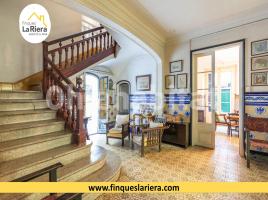 Casa (unifamiliar aislada), 652 m², cerca de bus y tren