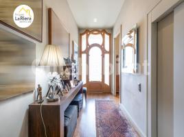 Casa (unifamiliar aislada), 540 m², cerca de bus y tren