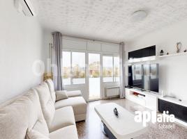 Houses (detached house), 300 m², near bus and train