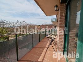 Piso, 97 m², cerca de bus y tren, seminuevo