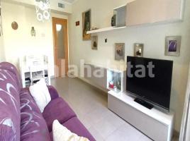 For rent flat, 83 m², near bus and train, almost new