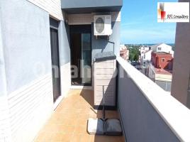Apartamento, 90.78 m², cerca de bus y tren, seminuevo