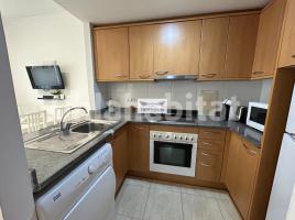 Apartament, 63 m², près de bus et de train, presque neuf