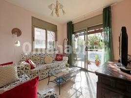 Casa (unifamiliar adossada), 126 m², prop de bus i tren, seminou
