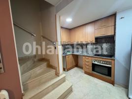 Dúplex, 65 m², près de bus et de train, presque neuf, vinyets