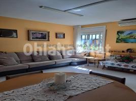 Pis, 85 m², prop de bus i tren, Les roquetes