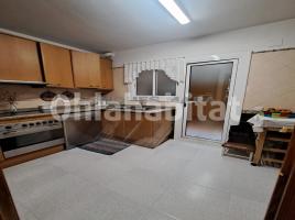 Pis, 85 m², prop de bus i tren, Les roquetes