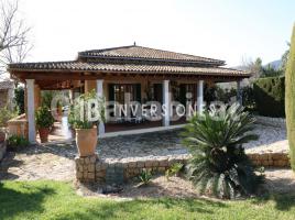 Casa (unifamiliar aislada), 412 m², cerca de bus y tren