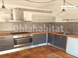 Pis, 125 m², prop de bus i tren