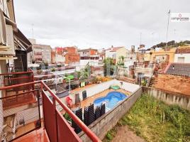 Houses (terraced house), 198 m², near bus and train, almost new