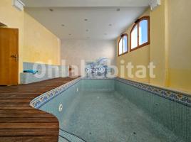 (unifamiliar aïllada), 320 m², près de bus et de train