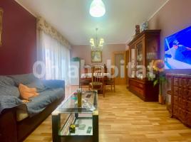 Flat, 89 m², near bus and train, almost new