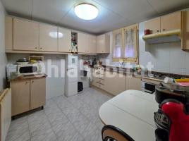 Houses (country house), 290 m², near bus and train