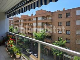 Dúplex, 131 m², cerca de bus y tren