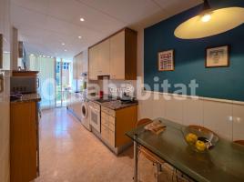 Dúplex, 131 m², cerca de bus y tren