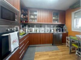 Pis, 98 m², prop de bus i tren