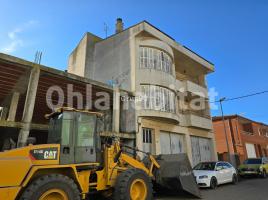 Casa (unifamiliar aislada), 501 m², cerca de bus y tren