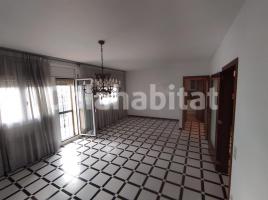 Piso, 153 m², cerca de bus y tren, GURU GU