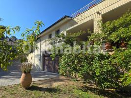 Casa (unifamiliar aislada), 584 m², cerca de bus y tren