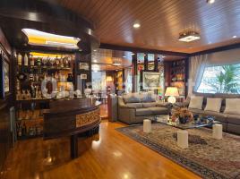 Piso, 302 m², cerca de bus y tren