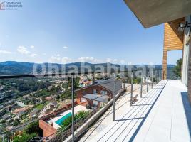 Casa (unifamiliar aislada), 270 m², cerca de bus y tren, seminuevo