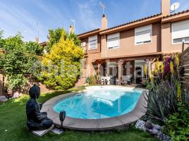 Casa (unifamiliar adossada), 205 m², prop de bus i tren