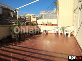 Flat, 82 m², near bus and train