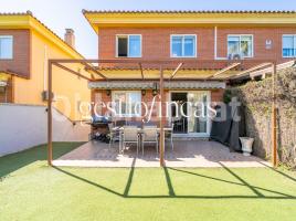 Unifamiliar adossada, 205 m², près de bus et de train, presque neuf
