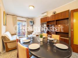 Piso, 94 m², cerca de bus y tren