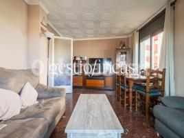 Pis, 98 m², prop de bus i tren