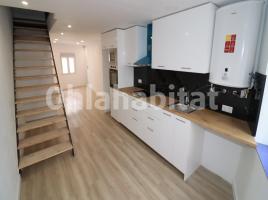  (unifamiliar aïllada), 120 m², près de bus et de train