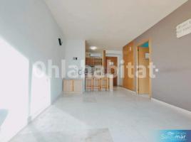 Pis, 46 m², prop de bus i tren