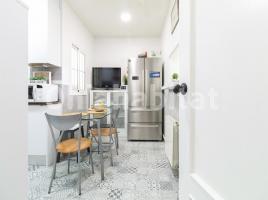 Àtic, 148 m², prop de bus i tren