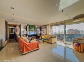 Dúplex, 122 m², cerca de bus y tren, seminuevo