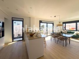 Pis, 106.69 m², près de bus et de train, nouveau