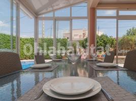 Casa (unifamiliar aislada), 300 m², cerca de bus y tren