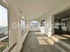 Houses (detached house), 220 m², near bus and train
