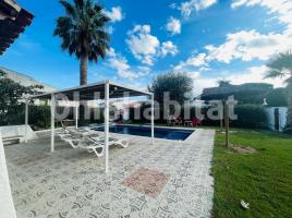 Houses (detached house), 162 m², near bus and train