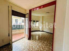 Pis, 138 m², prop de bus i tren