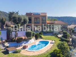 Casa (unifamiliar aislada), 275 m², cerca de bus y tren, seminuevo