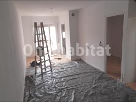 Flat, 54 m², near bus and train