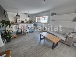 Piso, 97 m², cerca de bus y tren, seminuevo