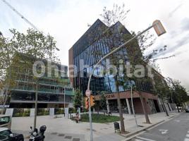 Louer , 446 m²