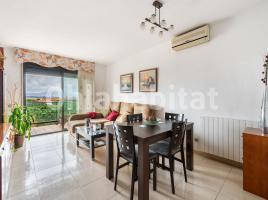 Piso, 100 m², cerca de bus y tren, seminuevo