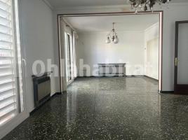 Casa (unifamiliar adosada), 344 m², cerca de bus y tren