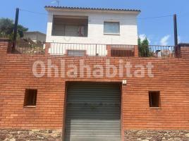  (unifamiliar aïllada), 121 m², près de bus et de train