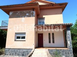 Casa (unifamiliar aislada), 256 m², cerca de bus y tren