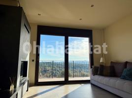 Casa (unifamiliar aislada), 373 m², cerca de bus y tren, seminuevo