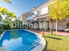  (unifamiliar adossada), 193 m², près de bus et de train, Calle Isla Cristina