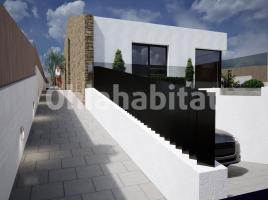 Houses (detached house), 252 m², near bus and train, almost new